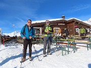 28 Al bel Rifugio Mirtillo (1979 m)